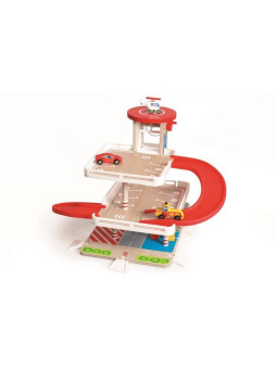 Scrtach,  Garaż drewniany z windą i ze zjeżdżalnią