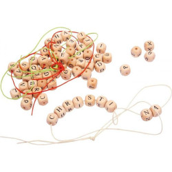 Koraliki drewniane do nawlekania -  literki  (ok.300 sztuk) small foot design - drewniany zestaw elementów edukacyjnych dla 4 l