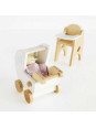 Zestaw z niemowlakiem mebelki do domku dla lalek Le Toy Van Zestaw z niemowlakiem mebelki do domku dla lalek Le Toy Van