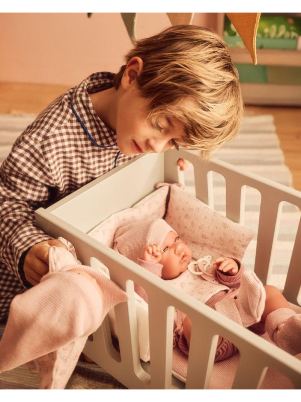 Lalka Lua z pościelą do łóżeczka Antonio Juan 50428 - Dziewczynka, 42 cm, Brzuszek: Winylowy, Kolor oczu: Niebieski